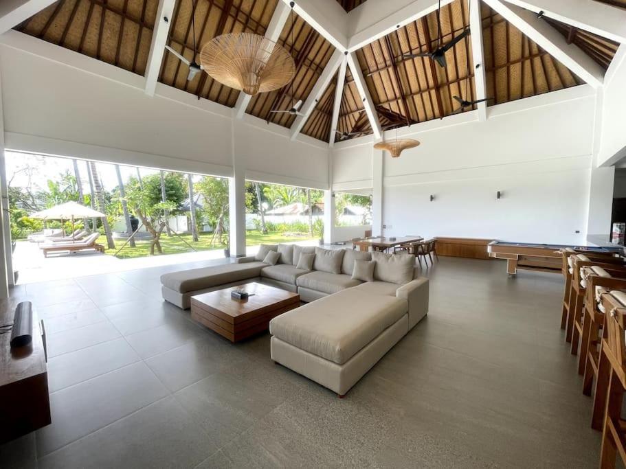 Villa Vespa Lovina Exterior photo